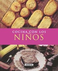 COCINA CON LOS NIÑOS | 9788430567881 | AA.VV. | Llibreria Drac - Llibreria d'Olot | Comprar llibres en català i castellà online